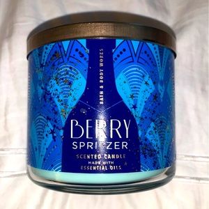 Bath & Bodyworks Berry spritzer three Wick candle